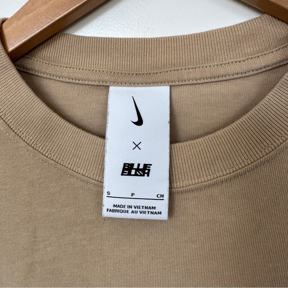 Nike x Billie Eilish • Mushroom Short Sleeve Shirt - Picture 5 of 7